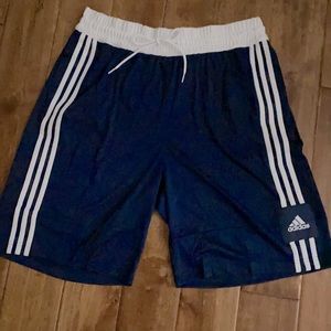 Men’s adidas shorts XL NEW